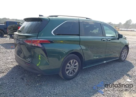 2021 Toyota Sienna Xle z USA, uszkodzony, nr VIN 5TDYRKEC3MS007938